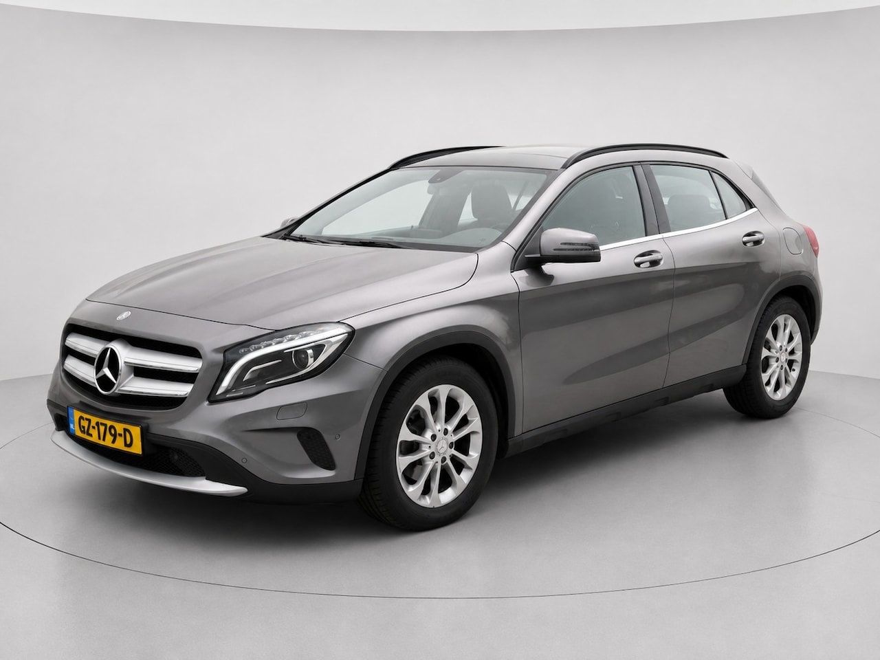 Mercedes-Benz GLA-Klasse - 200 Ambition I NAVI I PANORAMADAK I CLIMAAT CONTROLE I - AutoWereld.nl