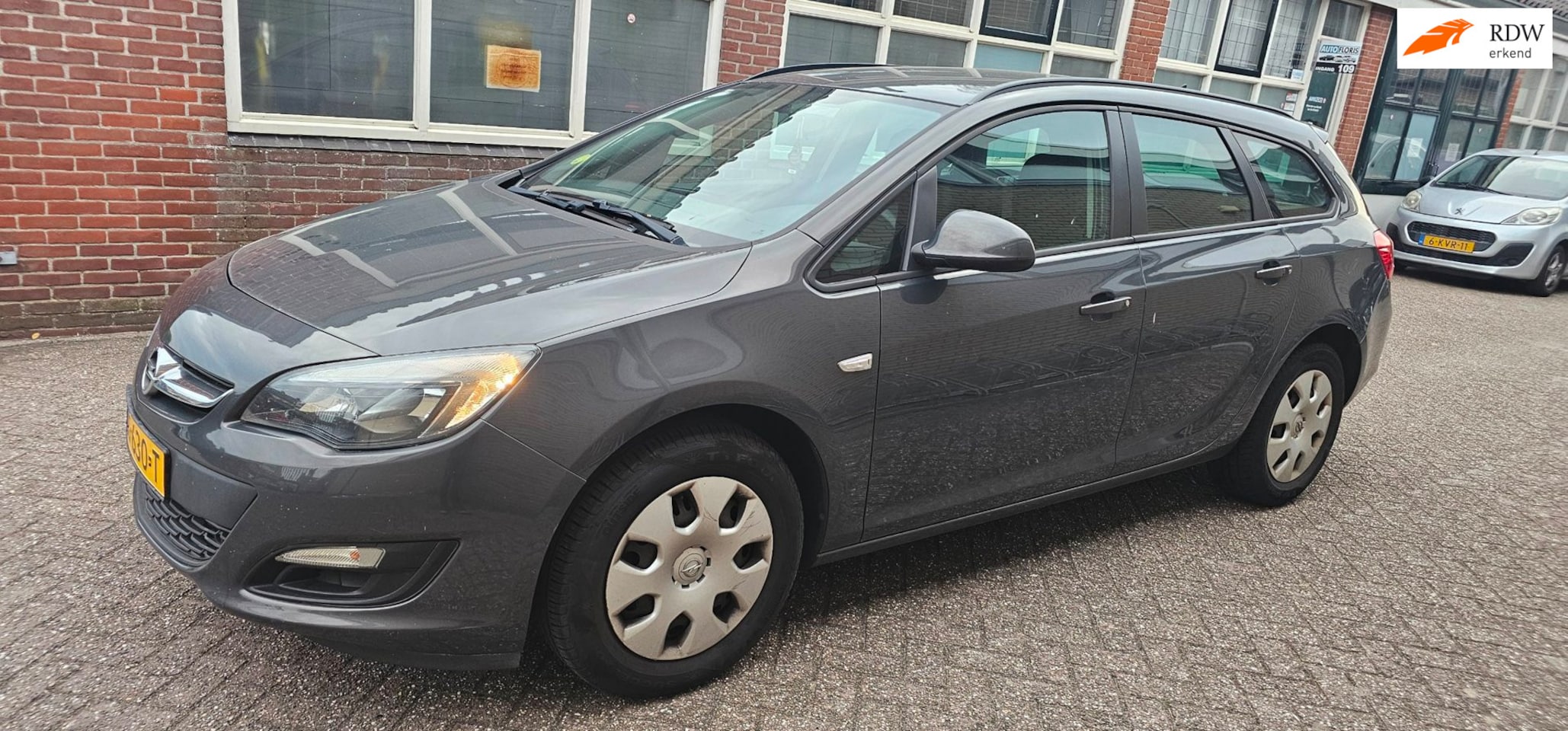 Opel Astra Sports Tourer - 1.6 CDTi Blitz handel export - AutoWereld.nl
