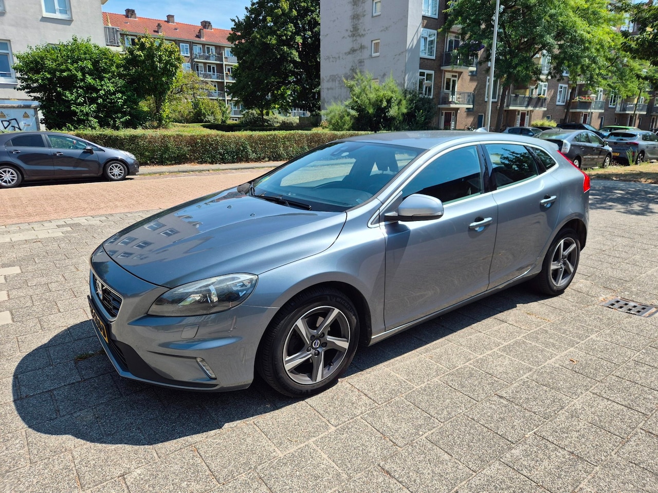 Volvo V40 - 2.0 D2 R-Design Business 2.0 D2 R-Design Business - AutoWereld.nl