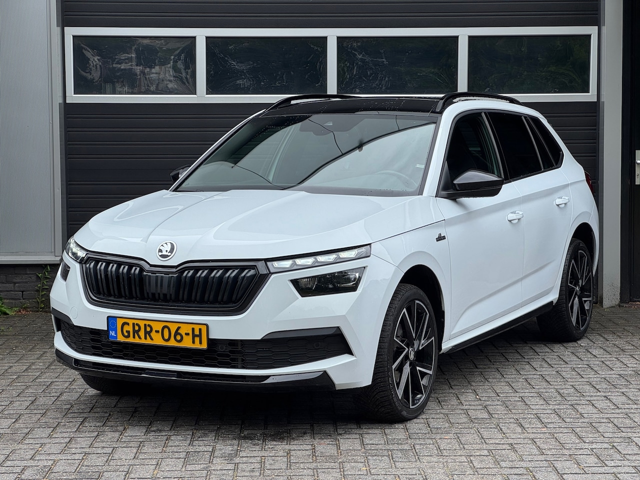 Skoda Kamiq - 1.5 TSI ACT Monte Carlo Xenon/Led, Pano, Camera, Cruise, Keyless, Carplay, Elektr Stoel - AutoWereld.nl