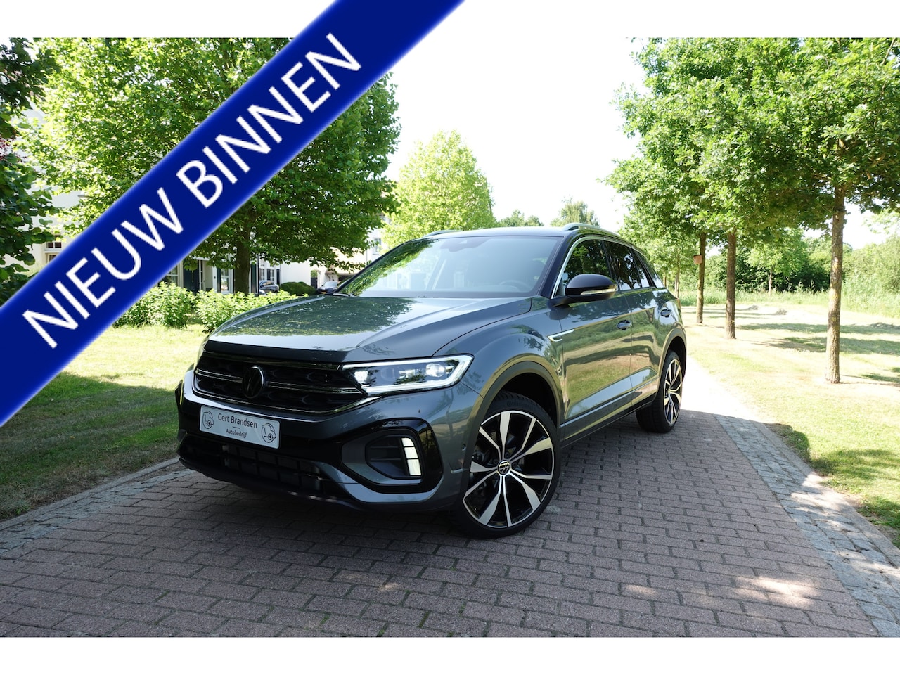 Volkswagen T-Roc - 1.5 TSI R-Line Business+ | Adaptive cruise control | I.Q Light | Stoelverw. | Stuurwielver - AutoWereld.nl