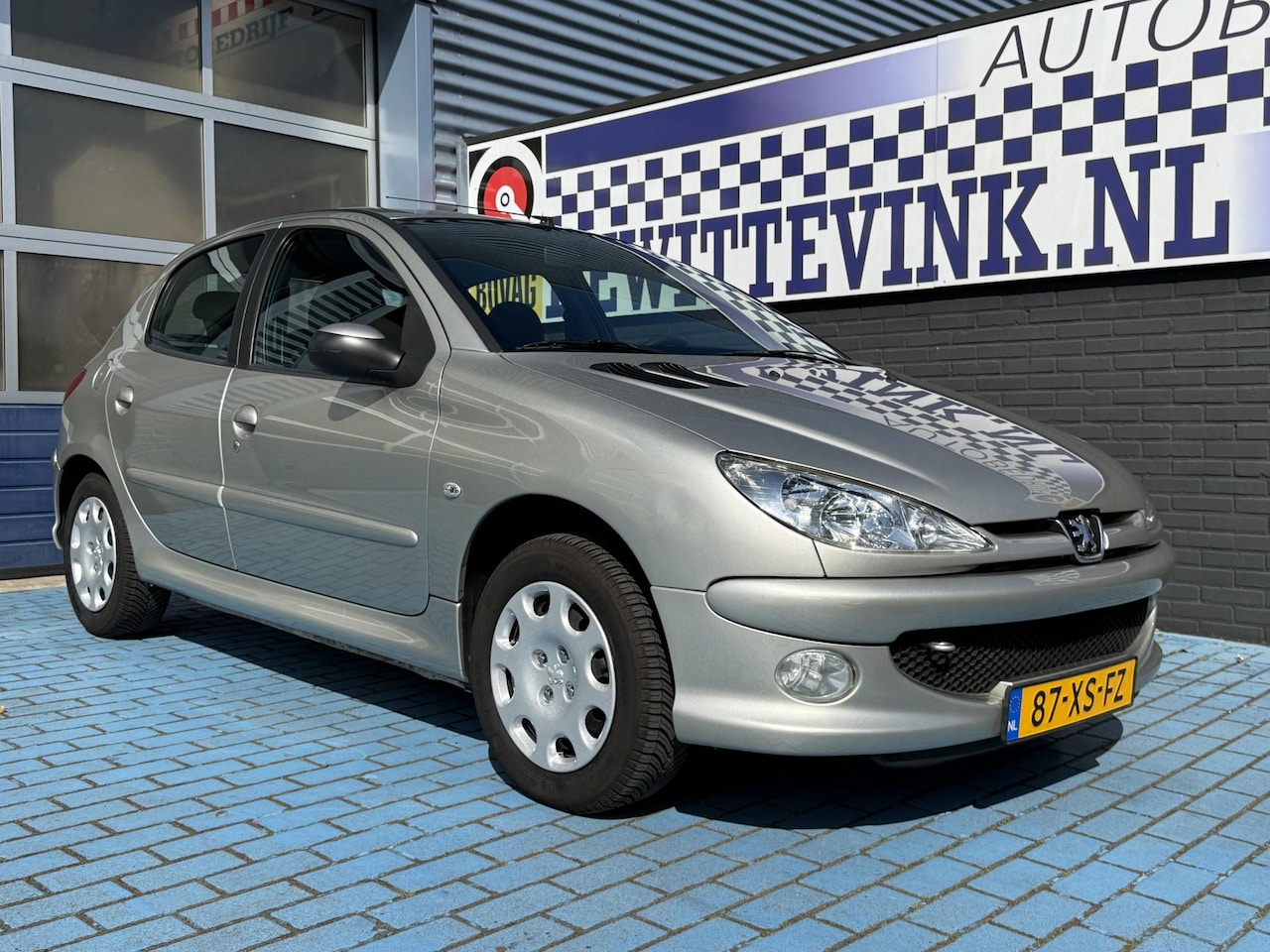 Peugeot 206 - 1.4 5DRS AIRCO TREKHAAK ALL-SEASON UNIEKE KM-STAND - AutoWereld.nl