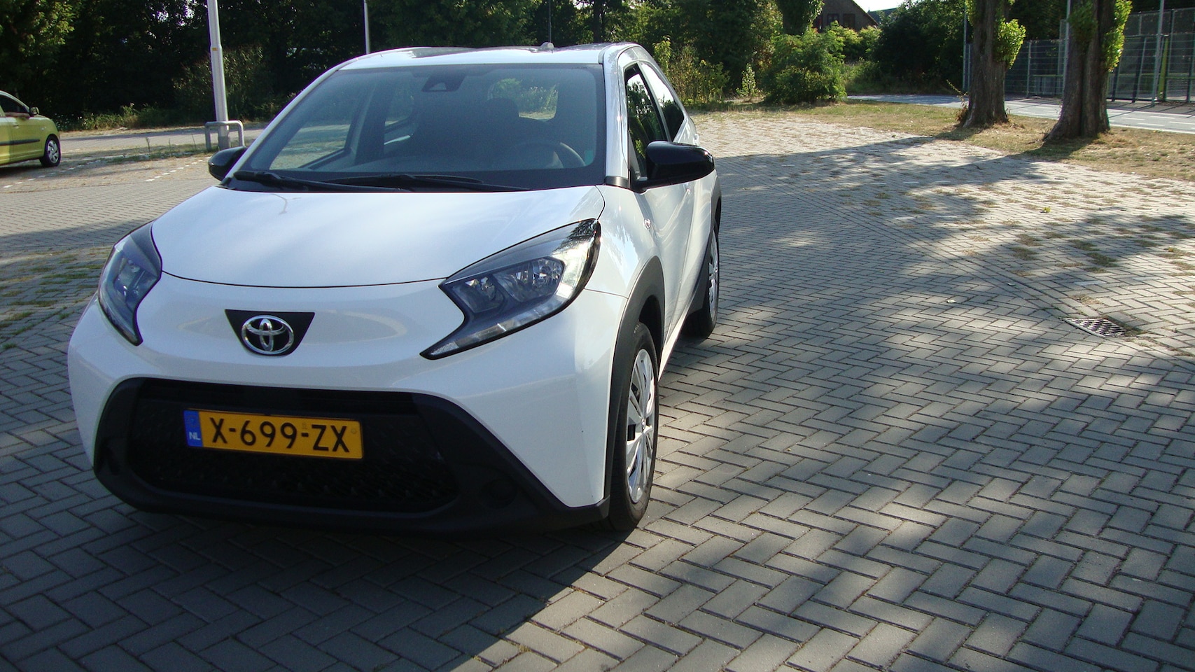 Toyota Aygo X - 1.0 VVT-i MT play 1.0 VVT-i MT 72pk Play - AutoWereld.nl