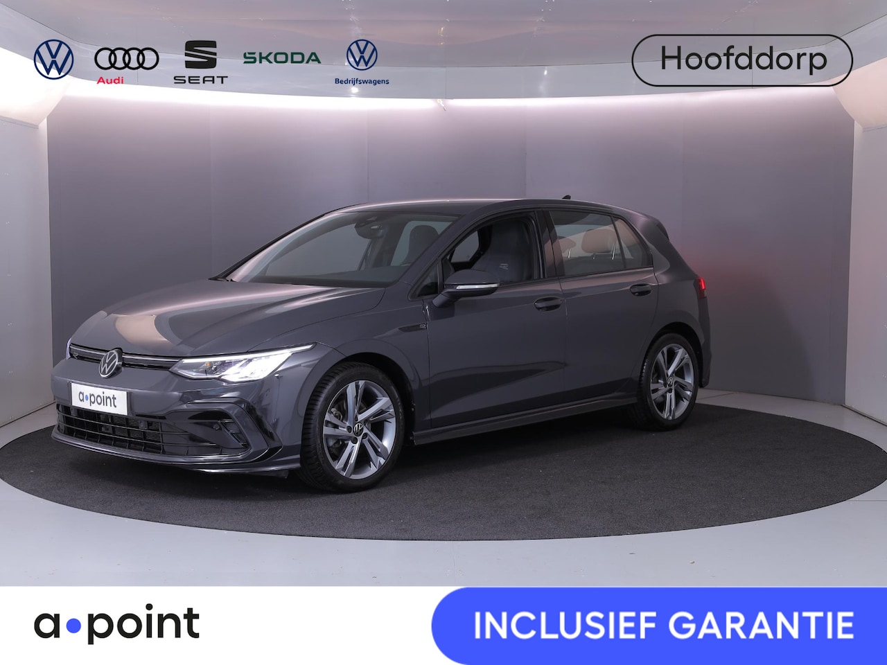Volkswagen Golf - 1.5 eTSI R-Line 130 pk Automaat (DSG) | Navigatie via App | Parkeersensoren | Autom. airco - AutoWereld.nl