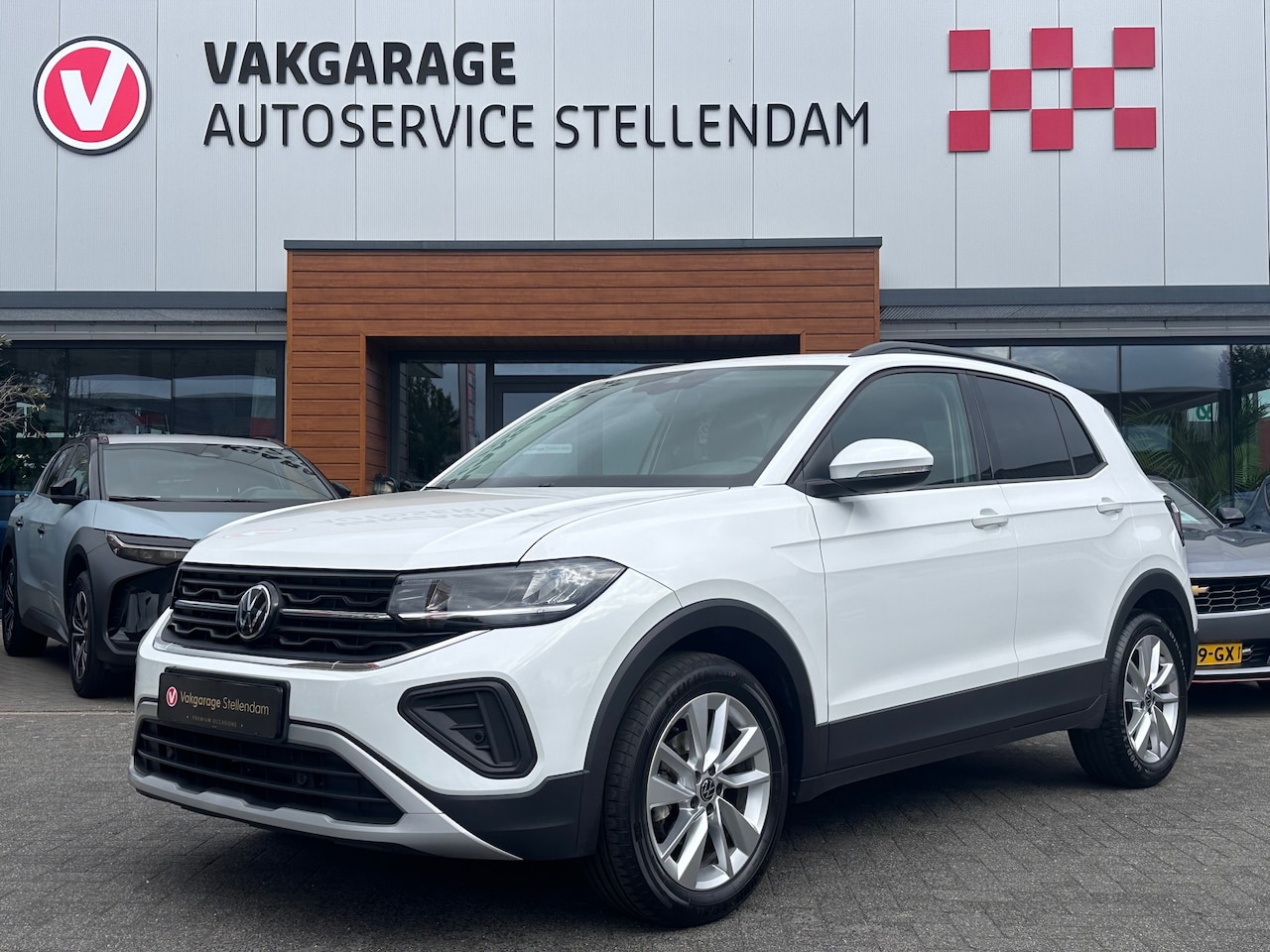 Volkswagen T-Cross - 1.0 TSI Life Edition|Keyless|Camera|Carplay|Adaptive Cruise|Climate Control - AutoWereld.nl
