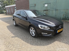 Volvo V60 - 2.4 D6 AWD Plug-In Hybrid Summum