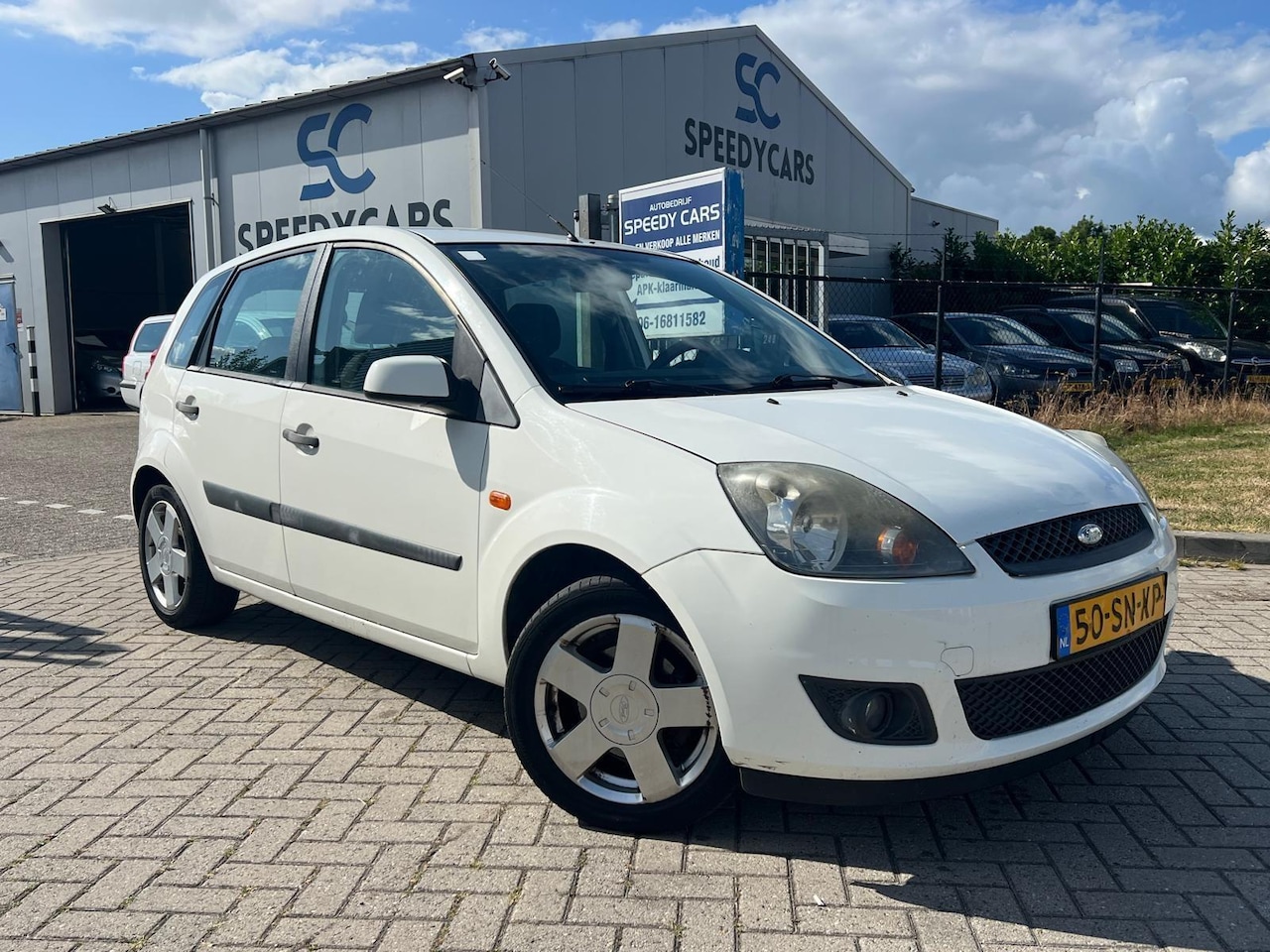 Ford Fiesta - 1.4-16V Ambiente 5DRS Airco Trekhaak - AutoWereld.nl