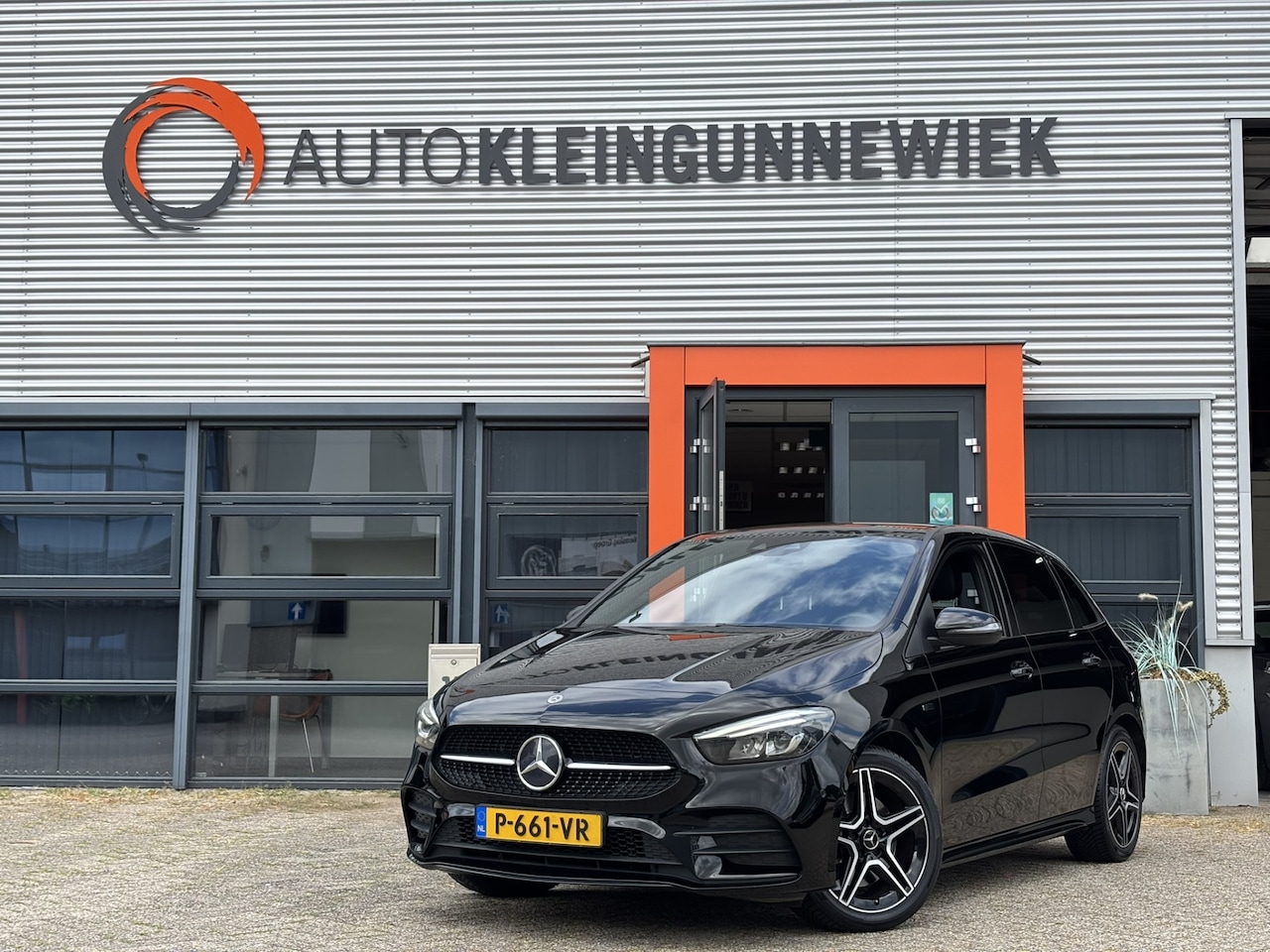Mercedes-Benz B-klasse - 250 e AMG / Schuifkanteldak / Trekhaak Afneembaar / Nieuwe Allseason Banden / SOH 92.1,% / - AutoWereld.nl