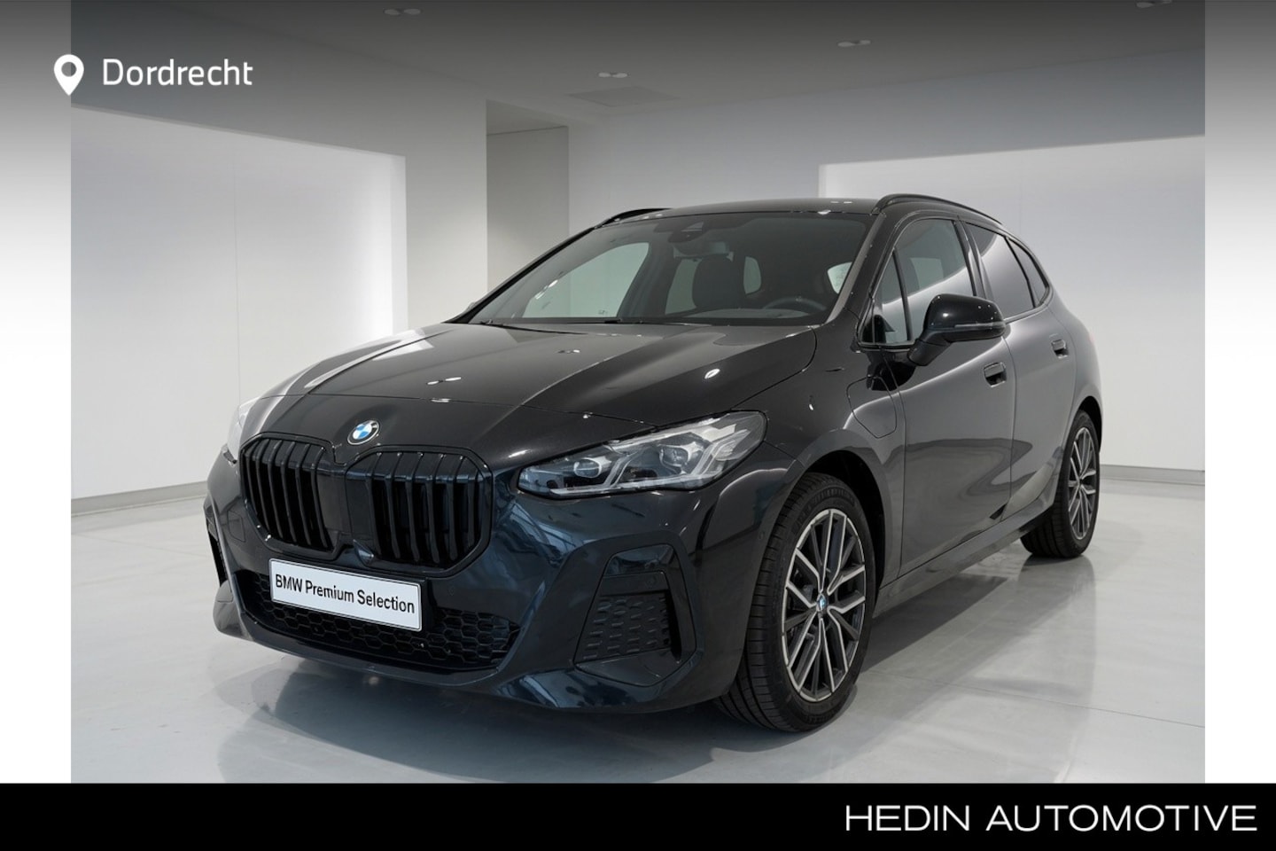 BMW 2-serie Active Tourer - 225e xDrive M-Sport | Panoramadak | Stoelverwarming | Camera | - AutoWereld.nl