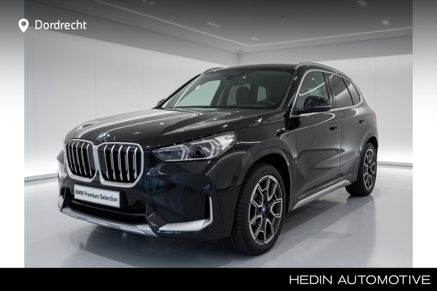 BMW X1 - xDrive25e xLine | Panorama | Trekhaak | 19" | Stuurwielrand verwarmd - AutoWereld.nl