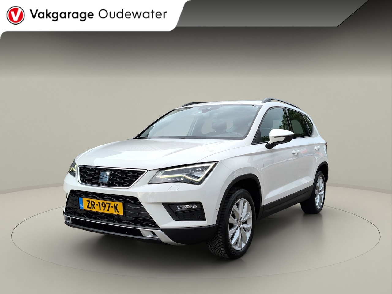 SEAT Ateca - 1.5 TSI Style Business Intense * Trekhaak * Camera * Pano - AutoWereld.nl