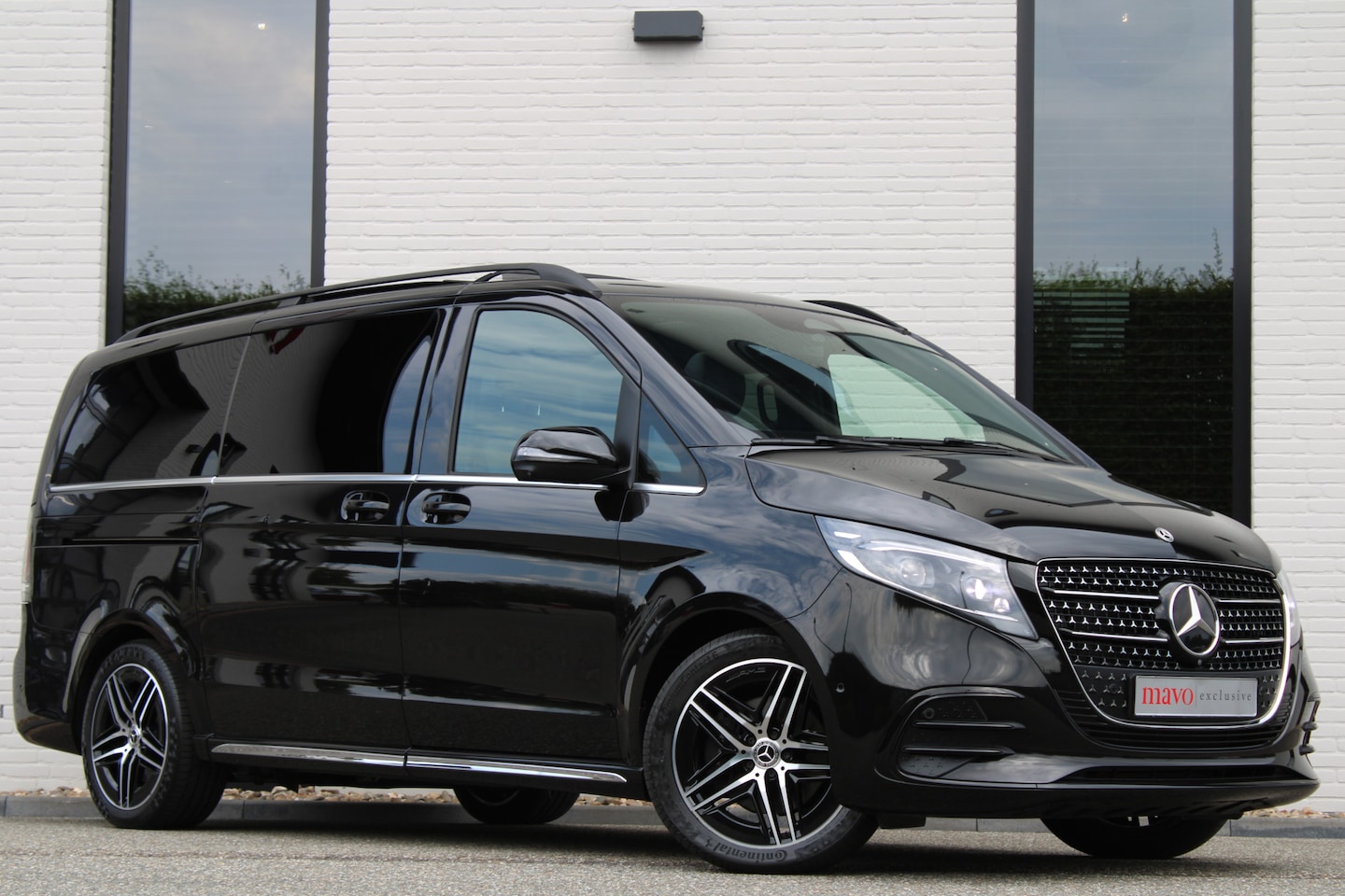 Mercedes-Benz V-klasse - 300d / AMG / DC / Luchtvering / Pano / Elec Stoelen / Burmester / Vol Opties / NIEUWSTAAT. - AutoWereld.nl