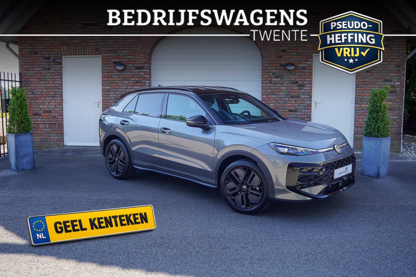 Volkswagen T-Roc - R-Line First Edition IQ.light Apple Carplay Black style Stoel-/stuur verwarming 19 Inch Ca - AutoWereld.nl