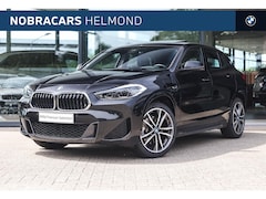BMW X2 - xDrive25e M Sport Automaat / Panoramadak / Sportstoelen / Achteruitrijcamera / Stoelverwar