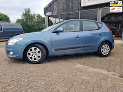 Hyundai i30 - 1.6i Dynamic