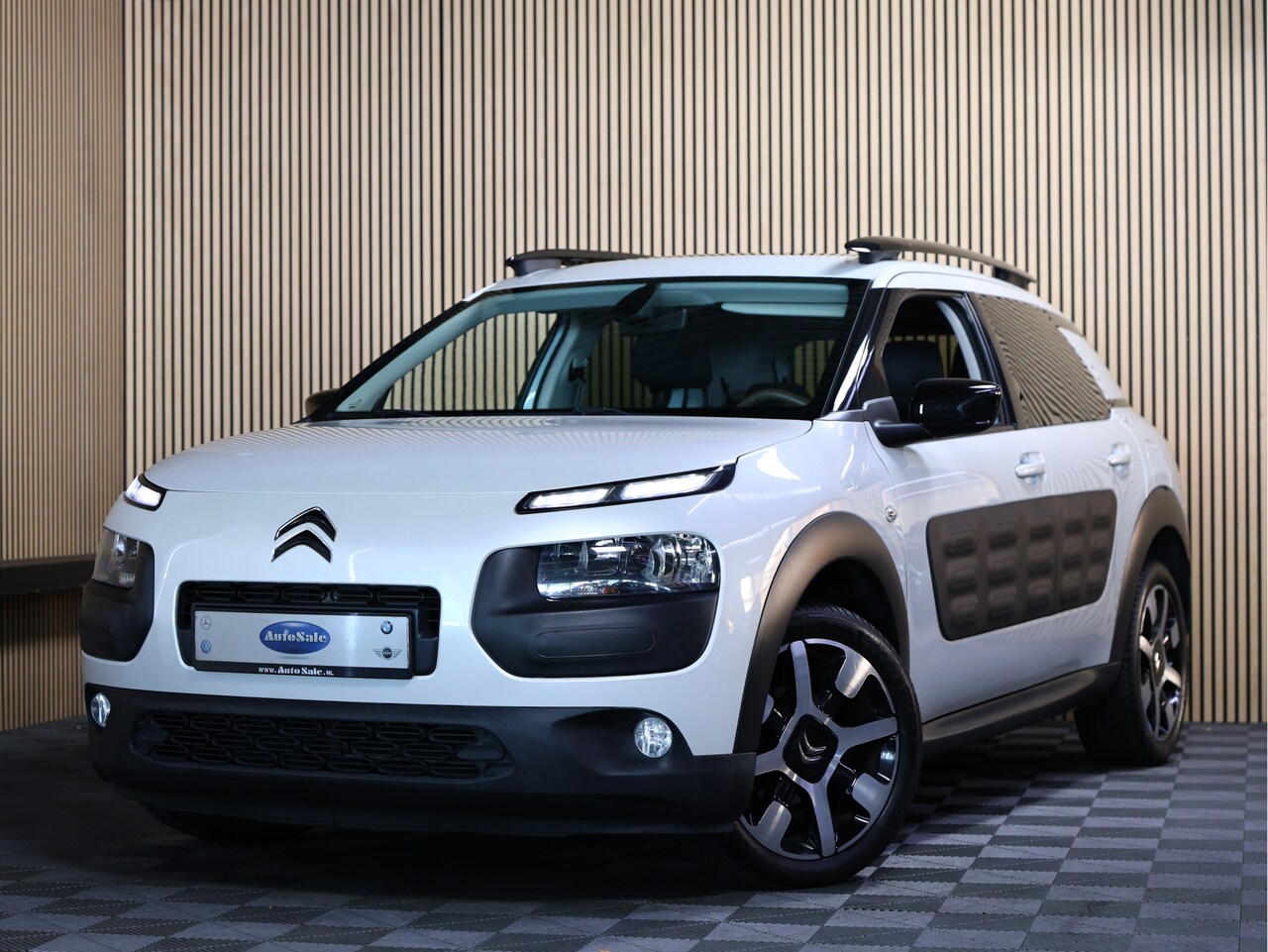 Citroën C4 Cactus - 1.2 PureTech Shine 1.2 PureTech Shine - AutoWereld.nl