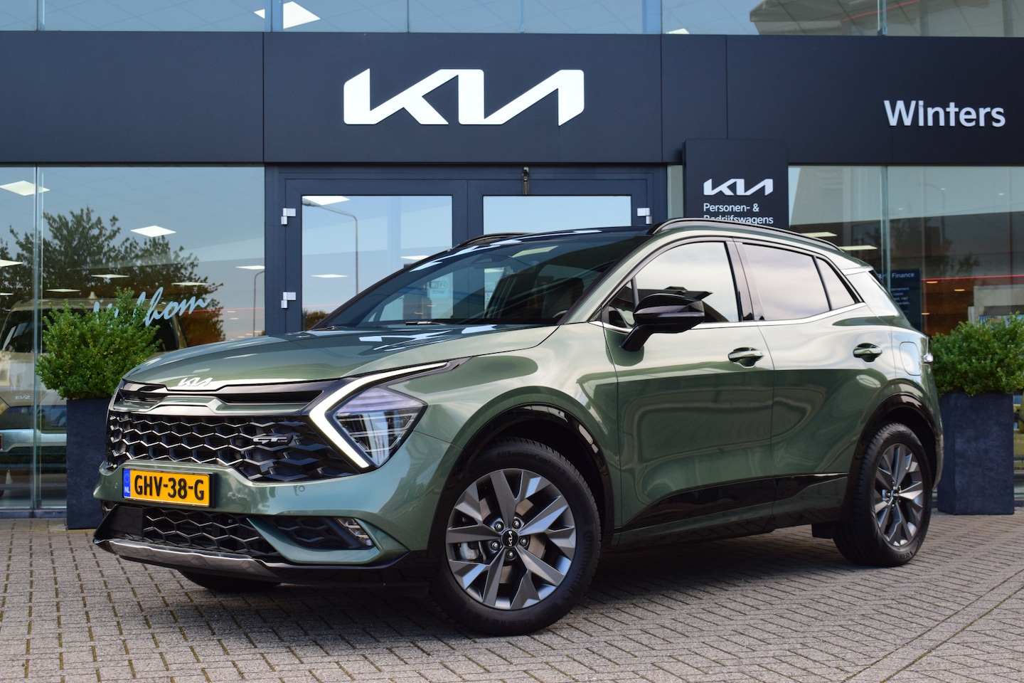 Kia Sportage - 1.6 T-GDi Hybrid GT-Line | Trekhaak | Pano Kantel/ Schuifdak | Dodehoekdetectie | Tot 10Jr - AutoWereld.nl