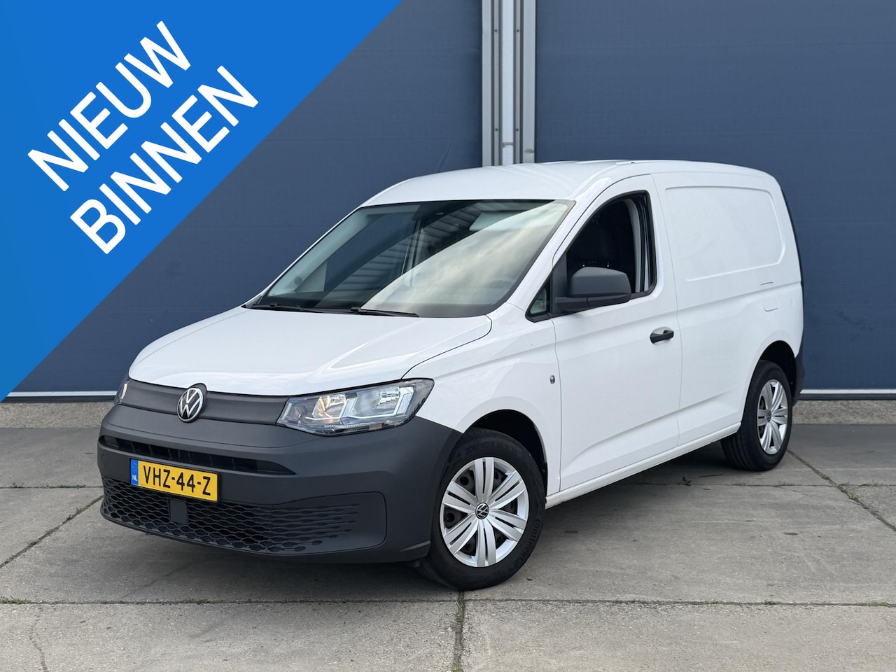 Volkswagen Caddy Cargo - 2.0 TDI Economy Business AIRCO / CRUISE CONTROLE / N.A.P / TREKHAAK / EURO 6 - AutoWereld.nl