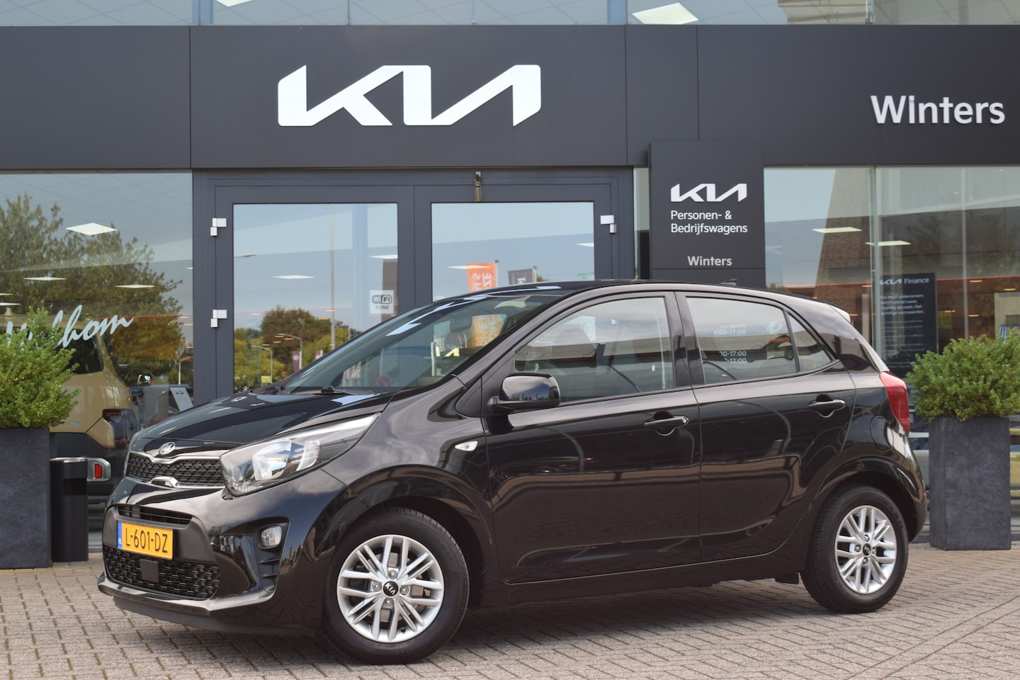 Kia Picanto - 1.0 DPi DynamicLine | Camera | Airco | Cruise Control | Apple Carplay & Android Auto | Tot - AutoWereld.nl