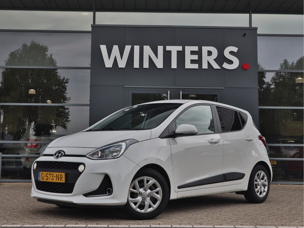 Hyundai i10 - 1.0i Premium Navigatie | Camera | Cruise Control | Stoelverwarming - AutoWereld.nl