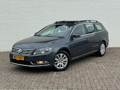 Volkswagen Passat Variant - 2.0 TDI R-line Panorama dak Clima Navigatie Cruise Trekhaak