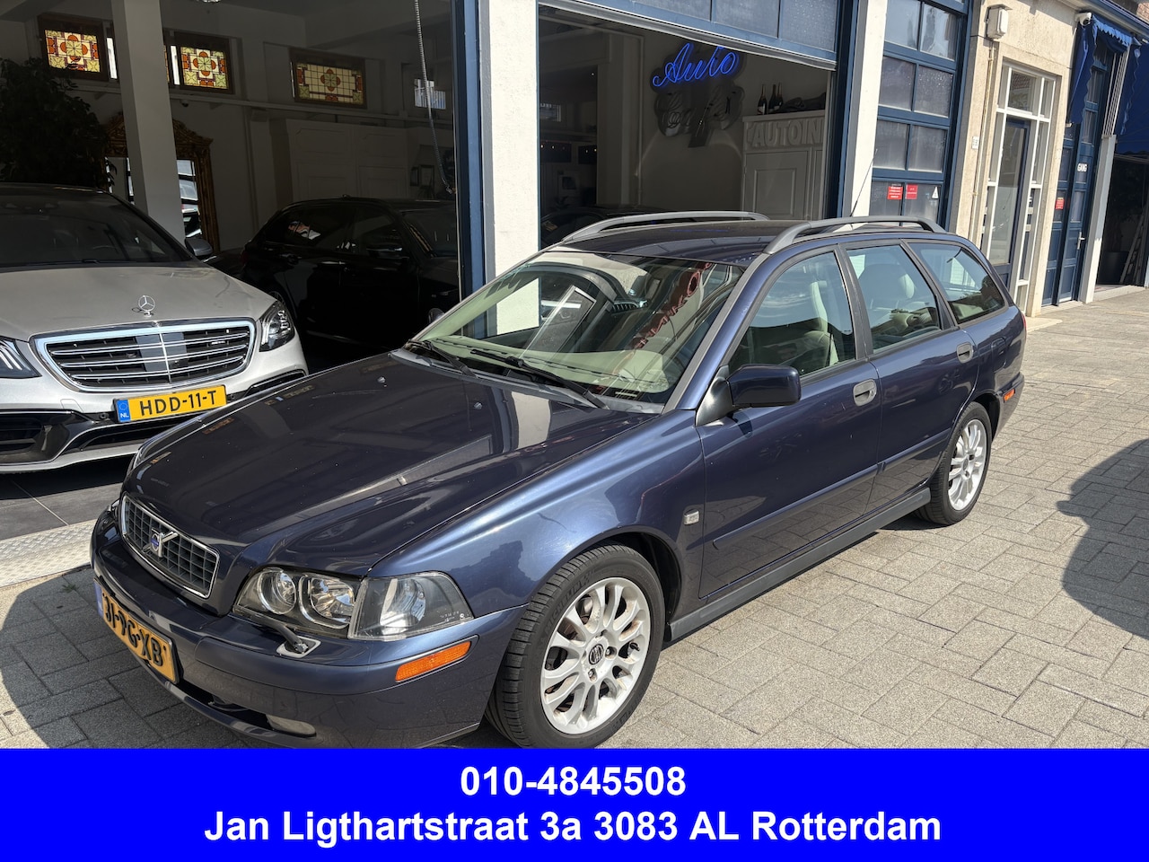 Volvo V40 - 2.0 Europa NW APK/AIRCO/NAVI/LEDER - AutoWereld.nl