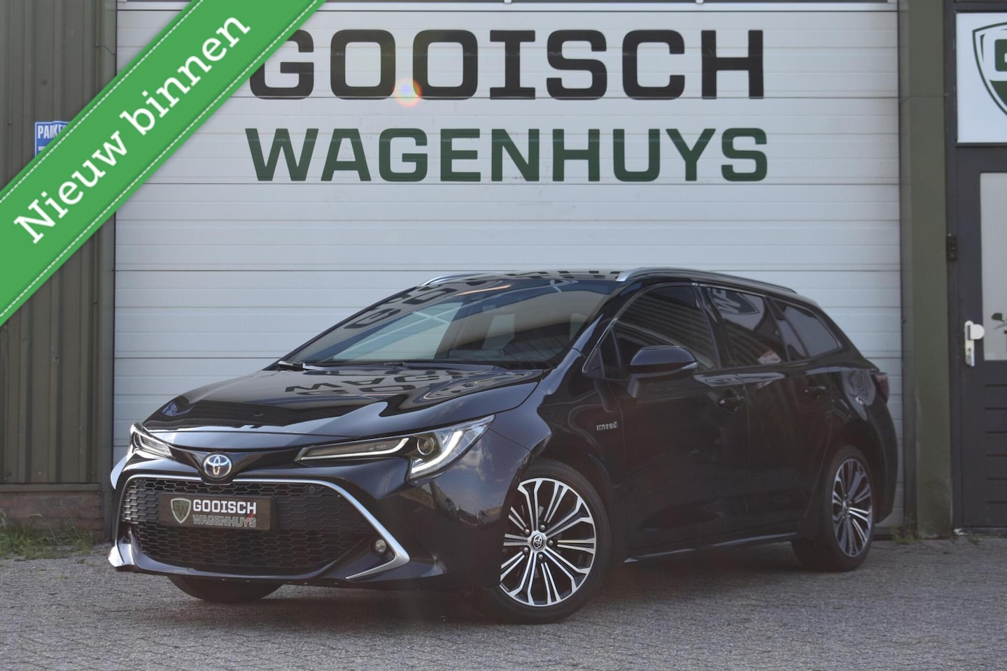 Toyota Corolla Touring Sports - 1.8 Hybrid Executive | Head-UP | Stoelverwarming | - AutoWereld.nl