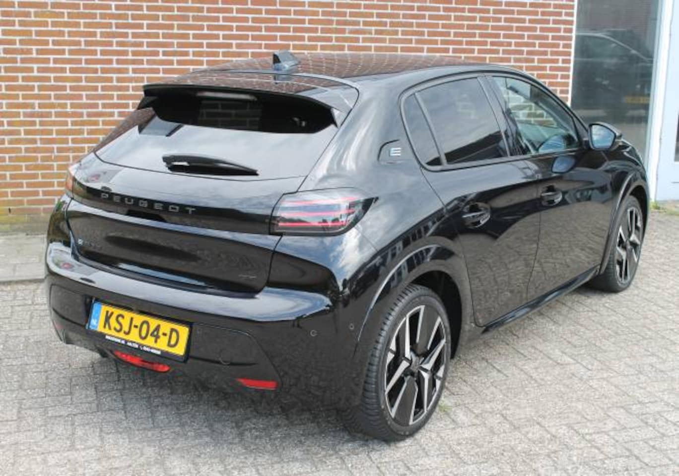 Peugeot e-208 - EV 62kWh GT Stoelmassage l Stoelverwarming l Apple carplay