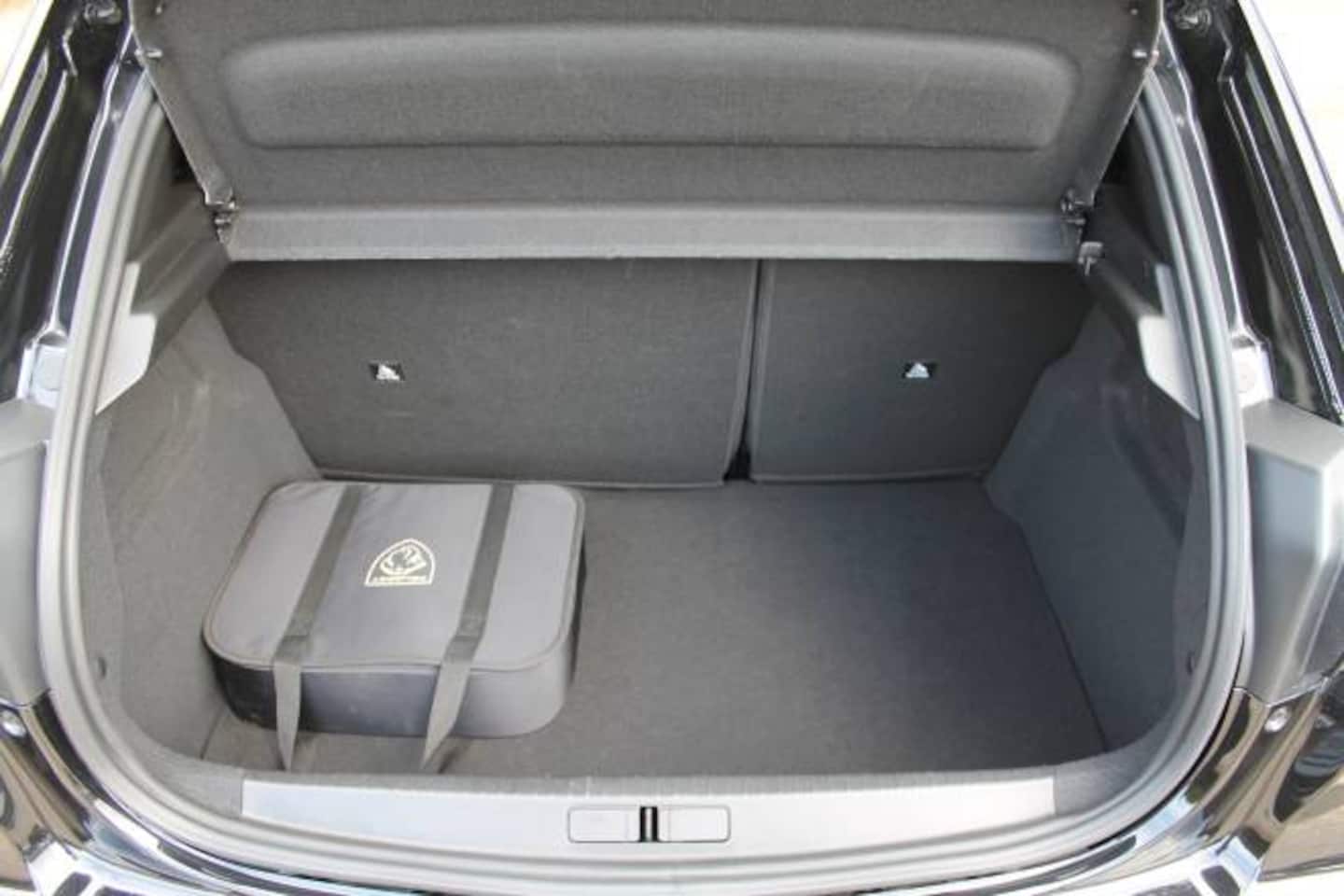 Peugeot e-208 - EV 62kWh GT Stoelmassage l Stoelverwarming l Apple carplay