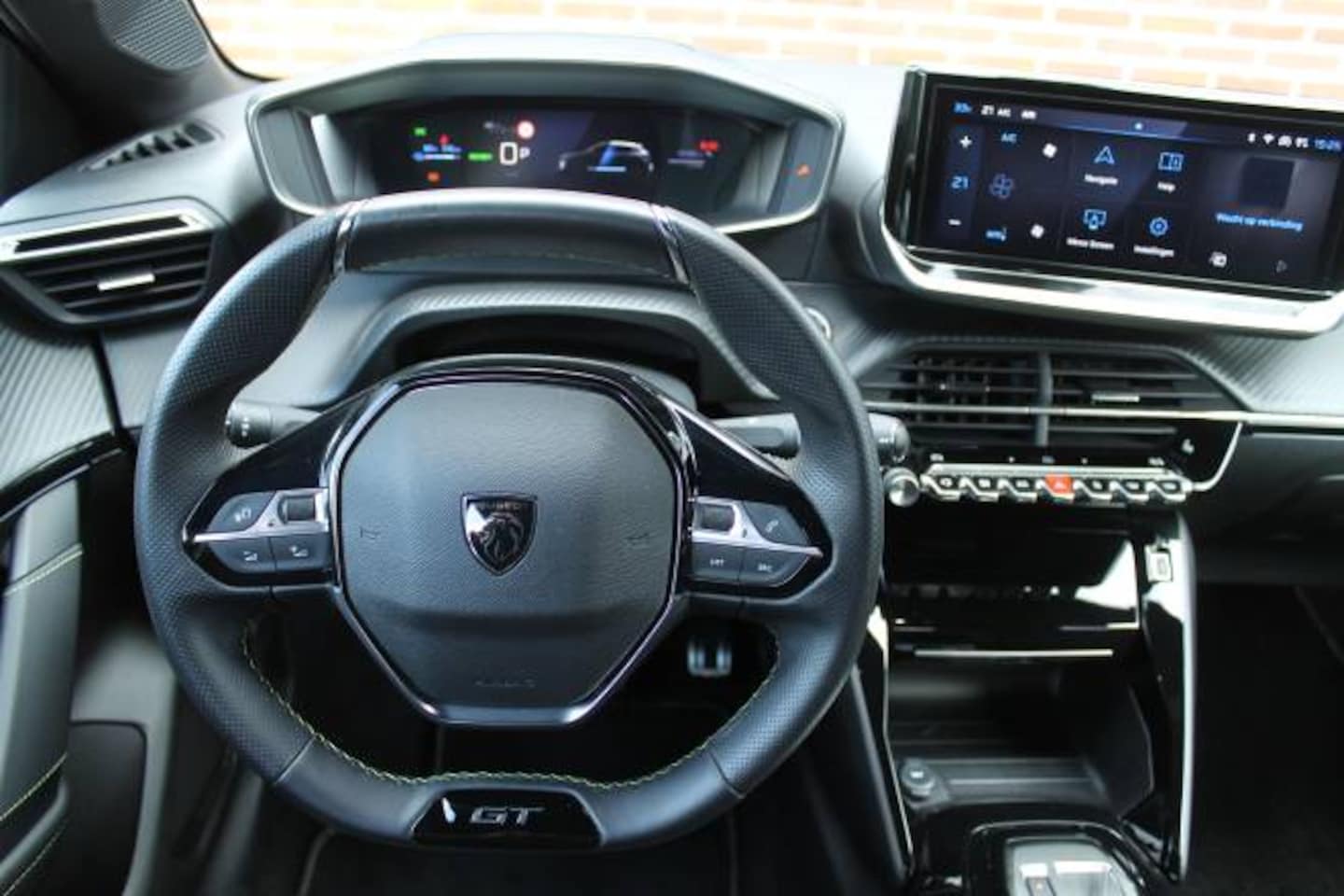 Peugeot e-208 - EV 62kWh GT Stoelmassage l Stoelverwarming l Apple carplay