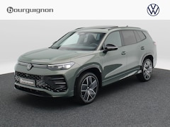 Volkswagen Tayron - R-Line Edition 1.5 eHybrid 204 PK | Trekhaak| Panoramadak | Head-Up Display | 360 Camera |