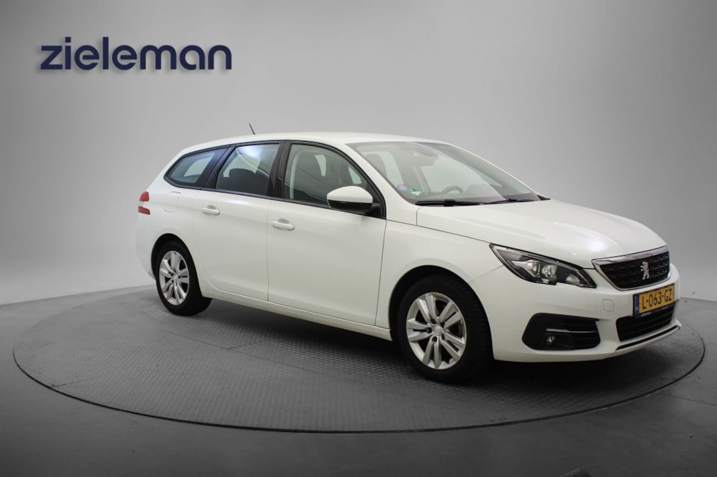 Peugeot 308 - 1.2 Puretech Active - Trekhaak, Navi, Lichtmetale velgen - AutoWereld.nl