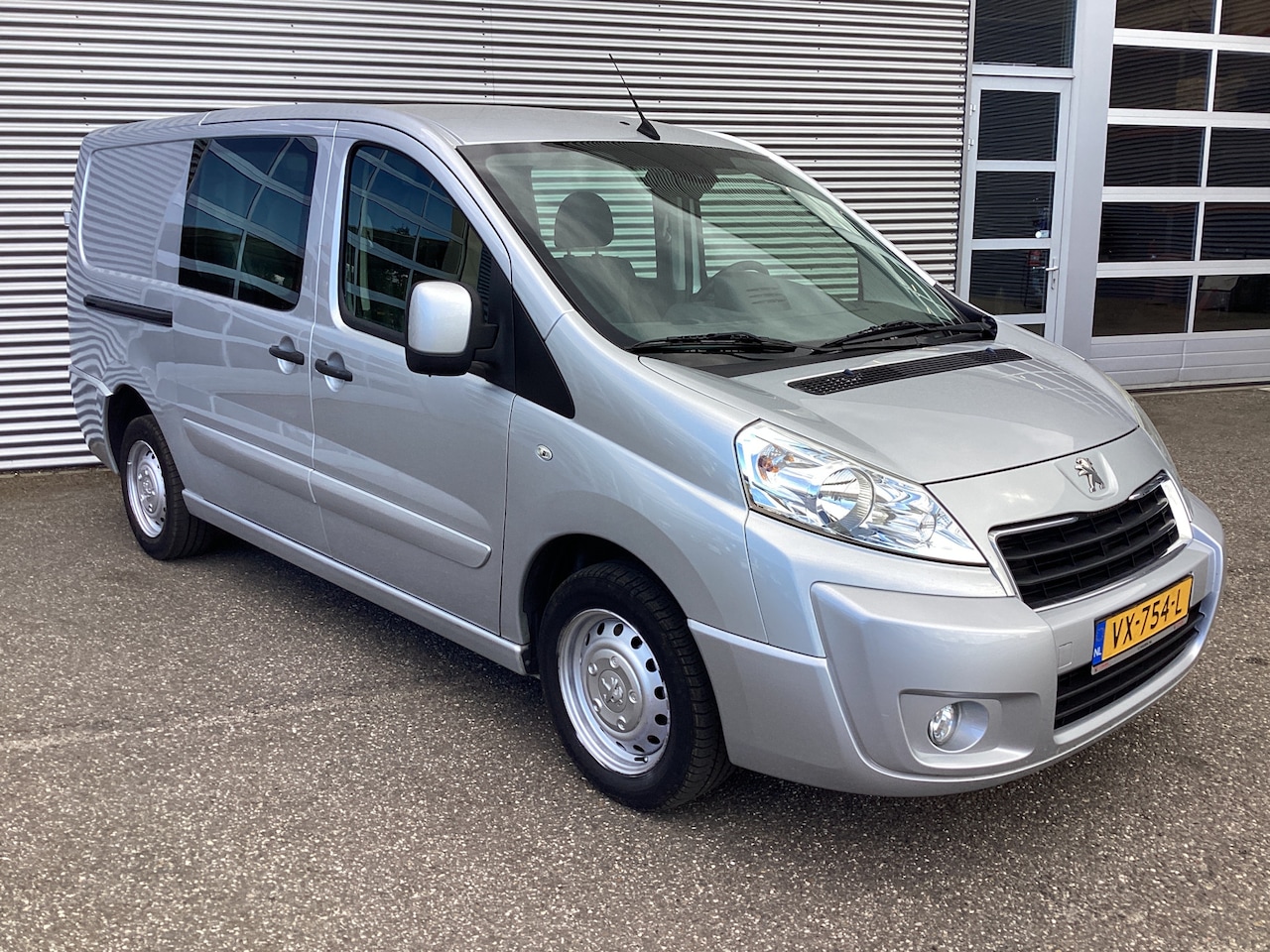 Peugeot Expert - 2.0 HDI 130 pk L2 Dubbel Cabine DC EXPORT Airco/ Cruise/ Navi/ PDC/ Trekhaak - AutoWereld.nl
