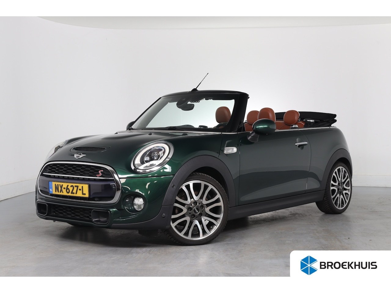 MINI Cabrio - 2.0 Cooper S Chili | Leder | LED | Camera | Navi | Stoelverwarming | Clima | Parkeersensor - AutoWereld.nl