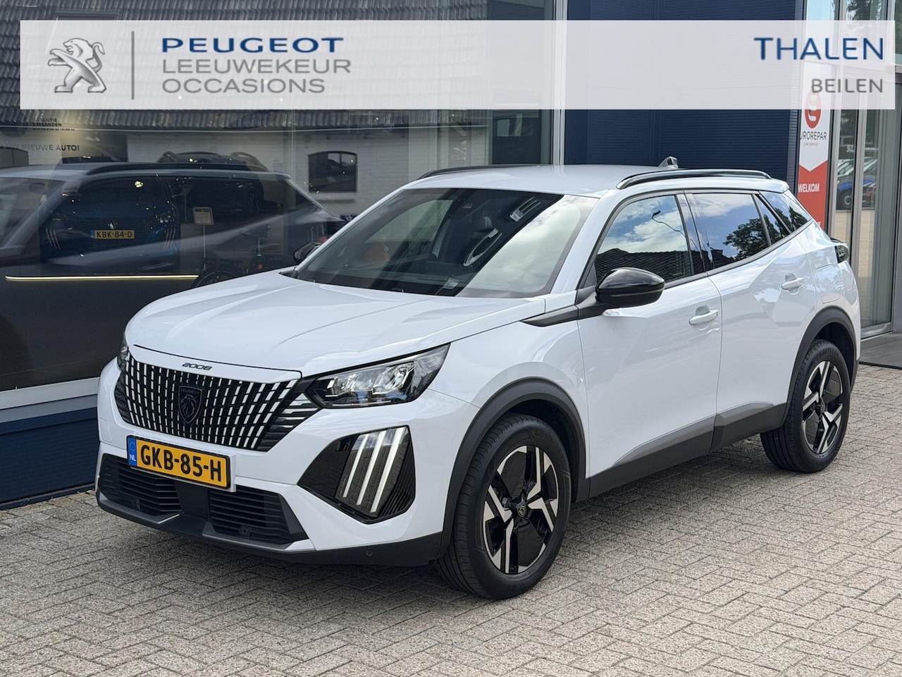 Peugeot 2008 - 1.2 Turbo 100 PK Allure | Trekhaak 1200KG | Nieuwste Model | Navigatie via Telefoon | Stoe - AutoWereld.nl