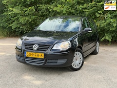 Volkswagen Polo - 1.2-12V Comfortline | Cruise + Clima Nu € 1.575,