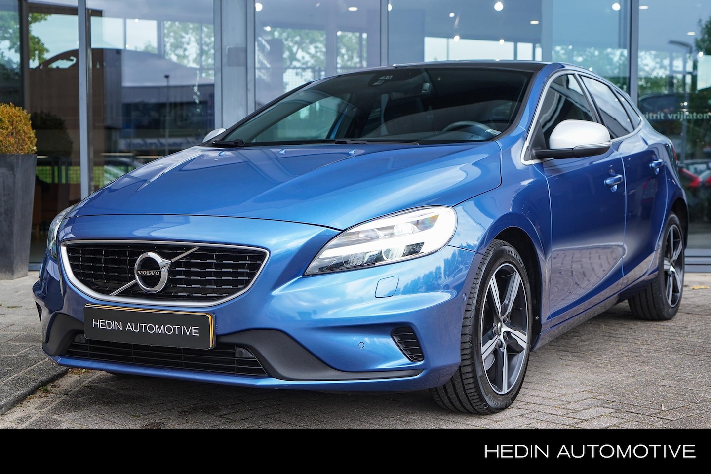 Volvo V40 - 1.5 T3 Polar+ Sport | Automaat | Keyless | Premium Audio | Bestuurdersstoel Elektrisch | P - AutoWereld.nl