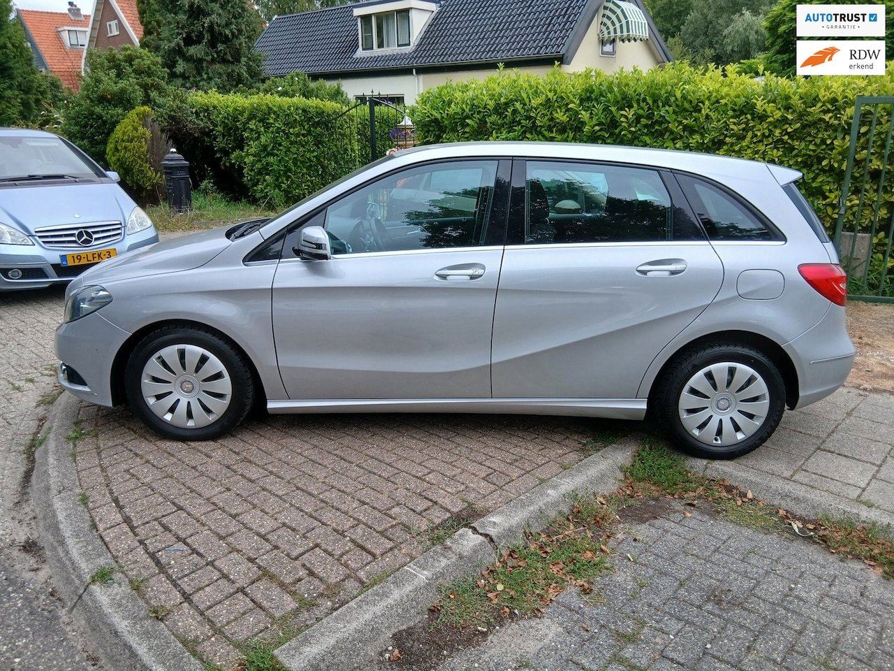 Mercedes-Benz B-klasse - 200 Ambition NAVIGATIE PDC CAMARA INKLAPSPIEGELS CLIMAATCONTROL - AutoWereld.nl