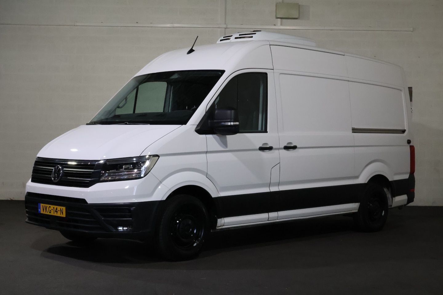 Volkswagen Crafter - 2.0 TDI 177pk L3 H3 Automaat Multitemp -20 Graden Laadklep - AutoWereld.nl