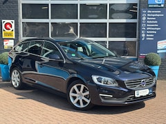 Volvo V60 - 2.0 T3 Nordic+ | Centrale deurvergrendeling met afstandsbediening | Cruise control | Elect
