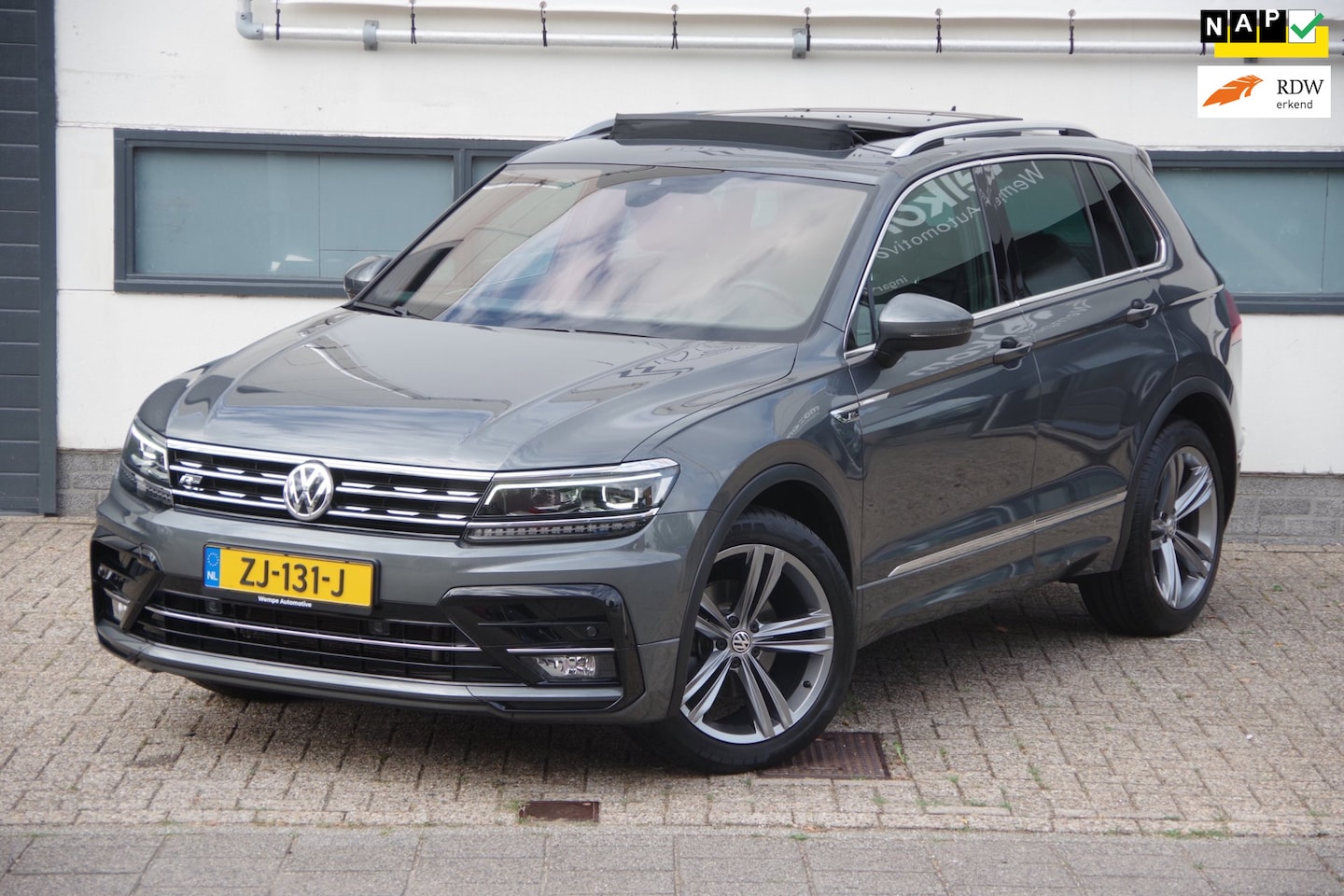 Volkswagen Tiguan - 1.5 TSI ACT Highline Business R |NL Auto| Dealer onderhouden| Bomvol| - AutoWereld.nl