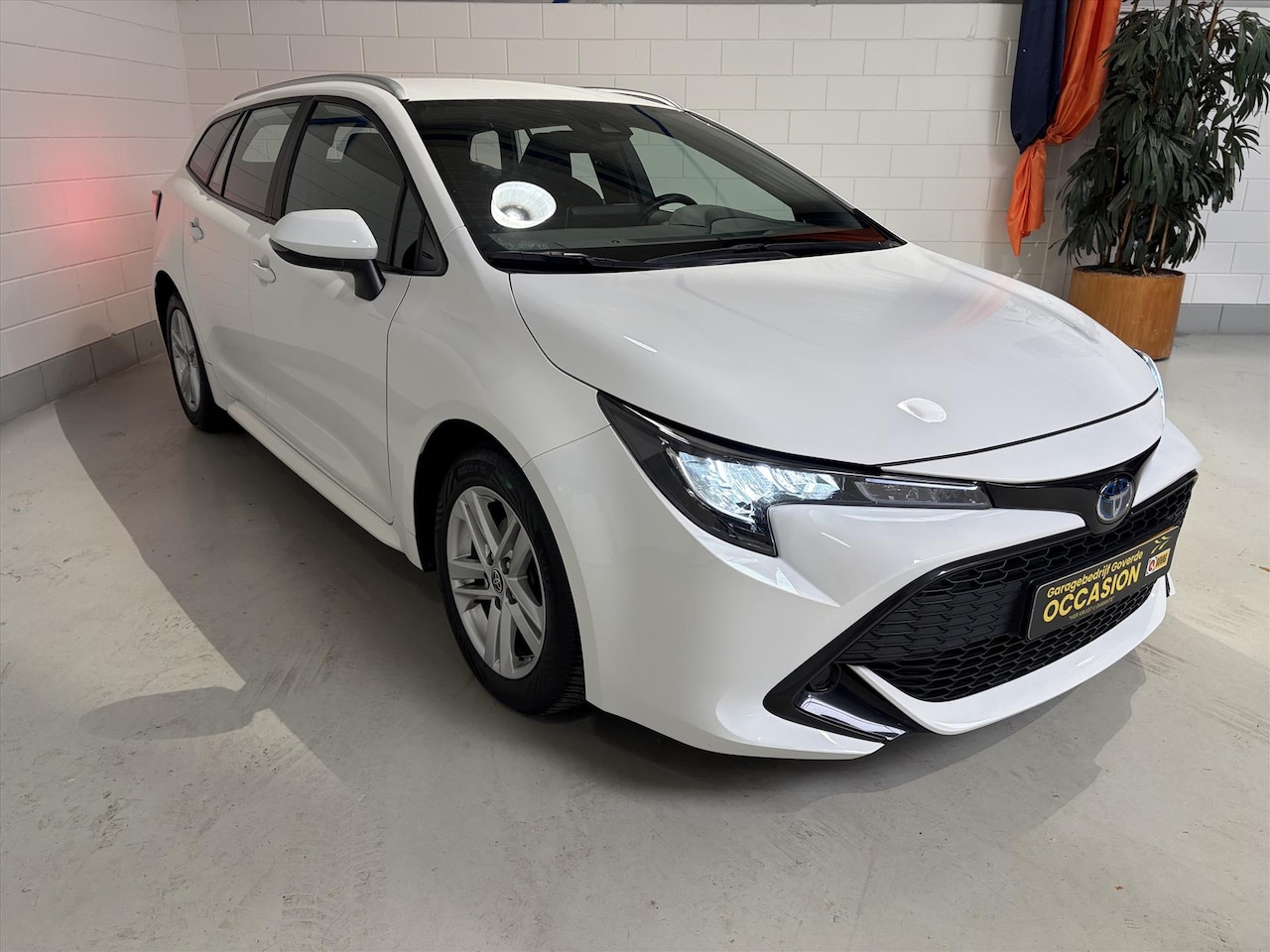 Toyota Corolla Touring Sports - 1.8 Hybrid 122pk CVT Business ACC, Carplay, Camera - AutoWereld.nl