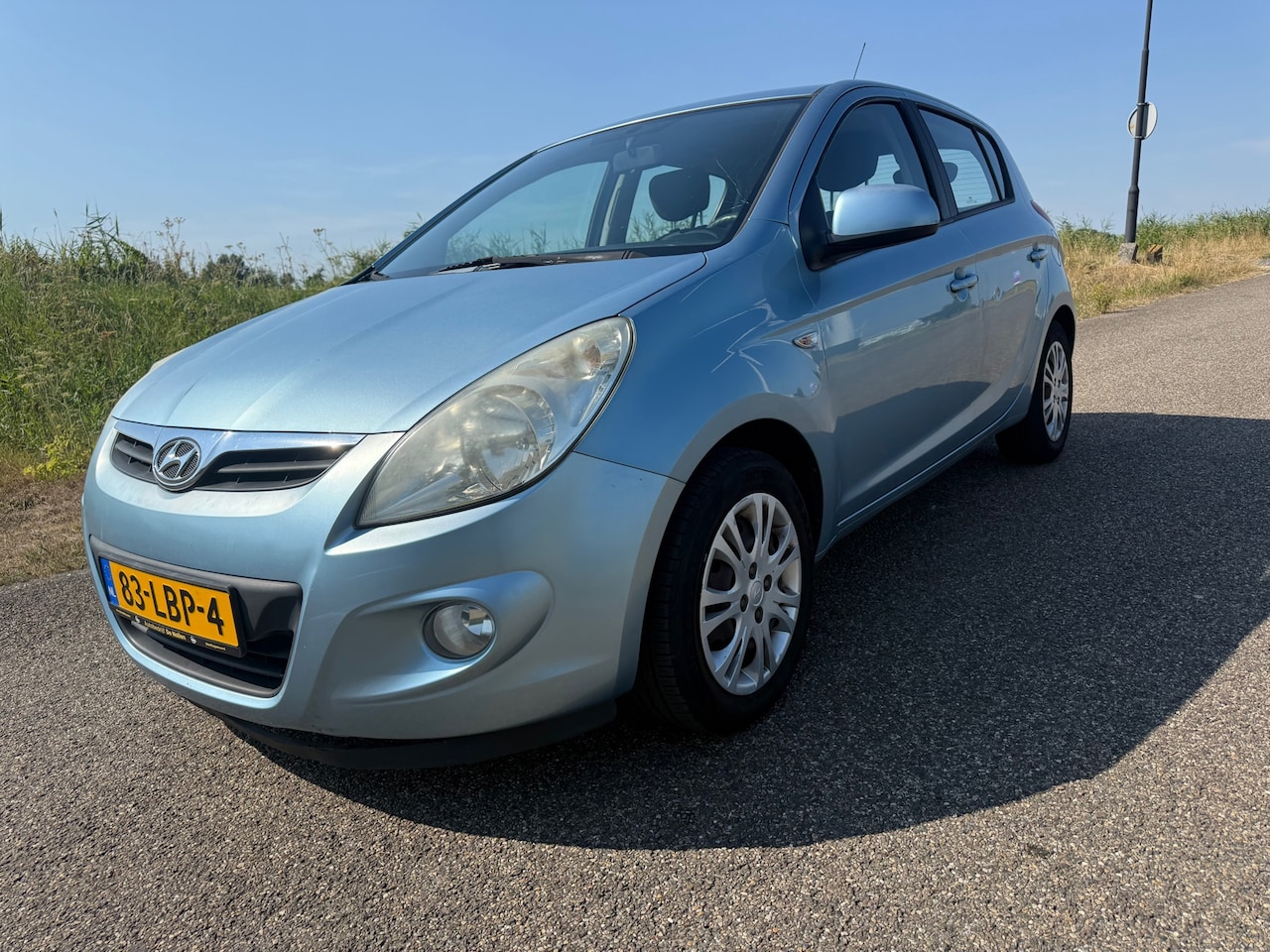Hyundai i20 - 1.2i DynamicVersion nette auto incl nw apk - airco ! 1e eigenaar! - AutoWereld.nl
