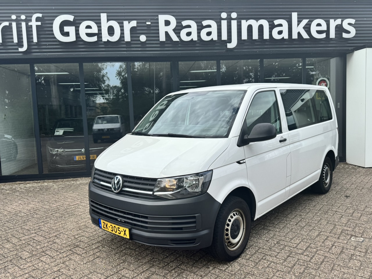 Volkswagen Transporter Kombi - 2.0 TDI L1H1 2.0 TDI L1H1 - AutoWereld.nl
