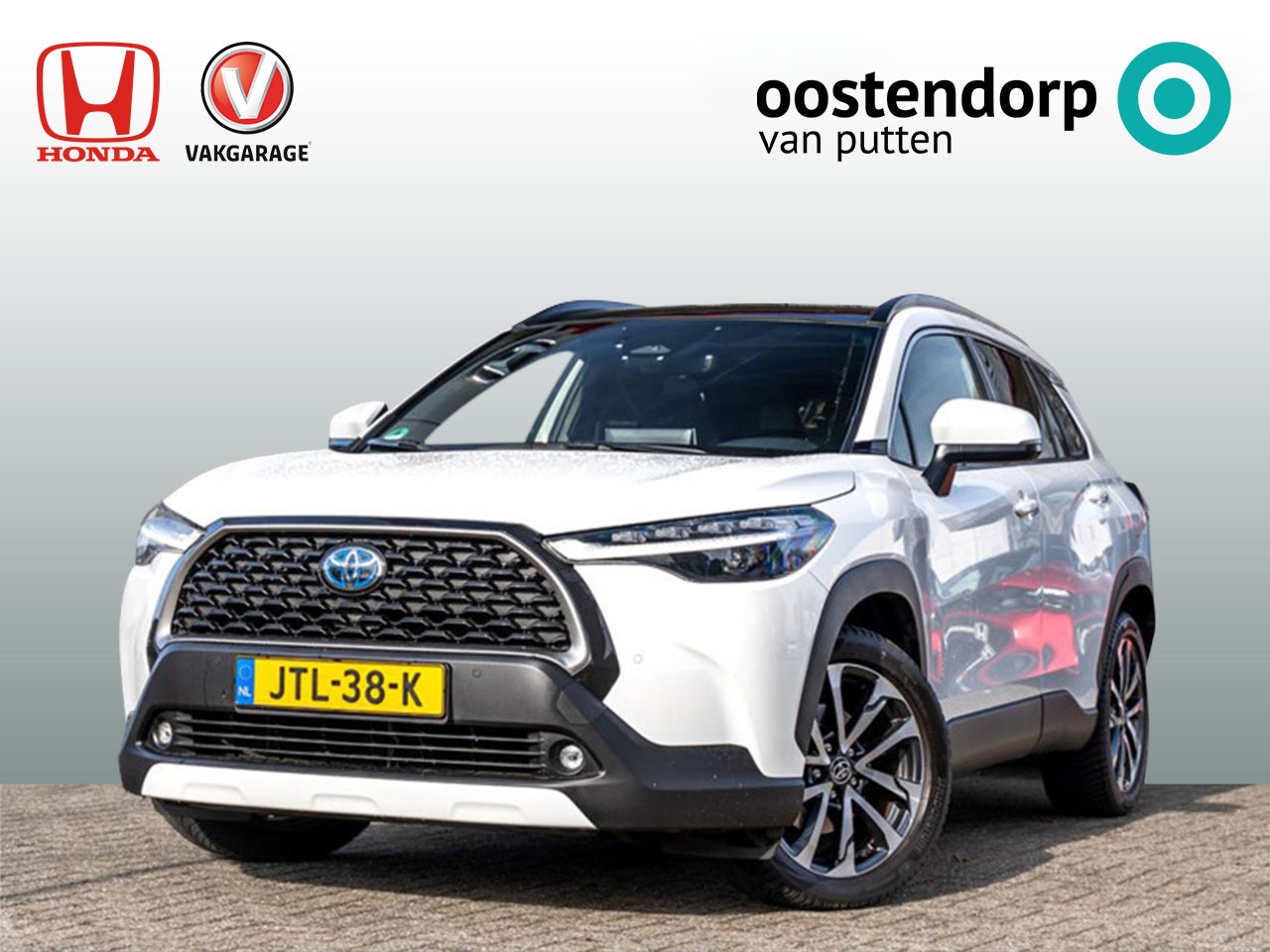 Toyota Corolla Cross - 2.0 Full Hybrid Dynamic Automaat | Panoramadak | All Season banden | Adaptieve cruisecontr - AutoWereld.nl