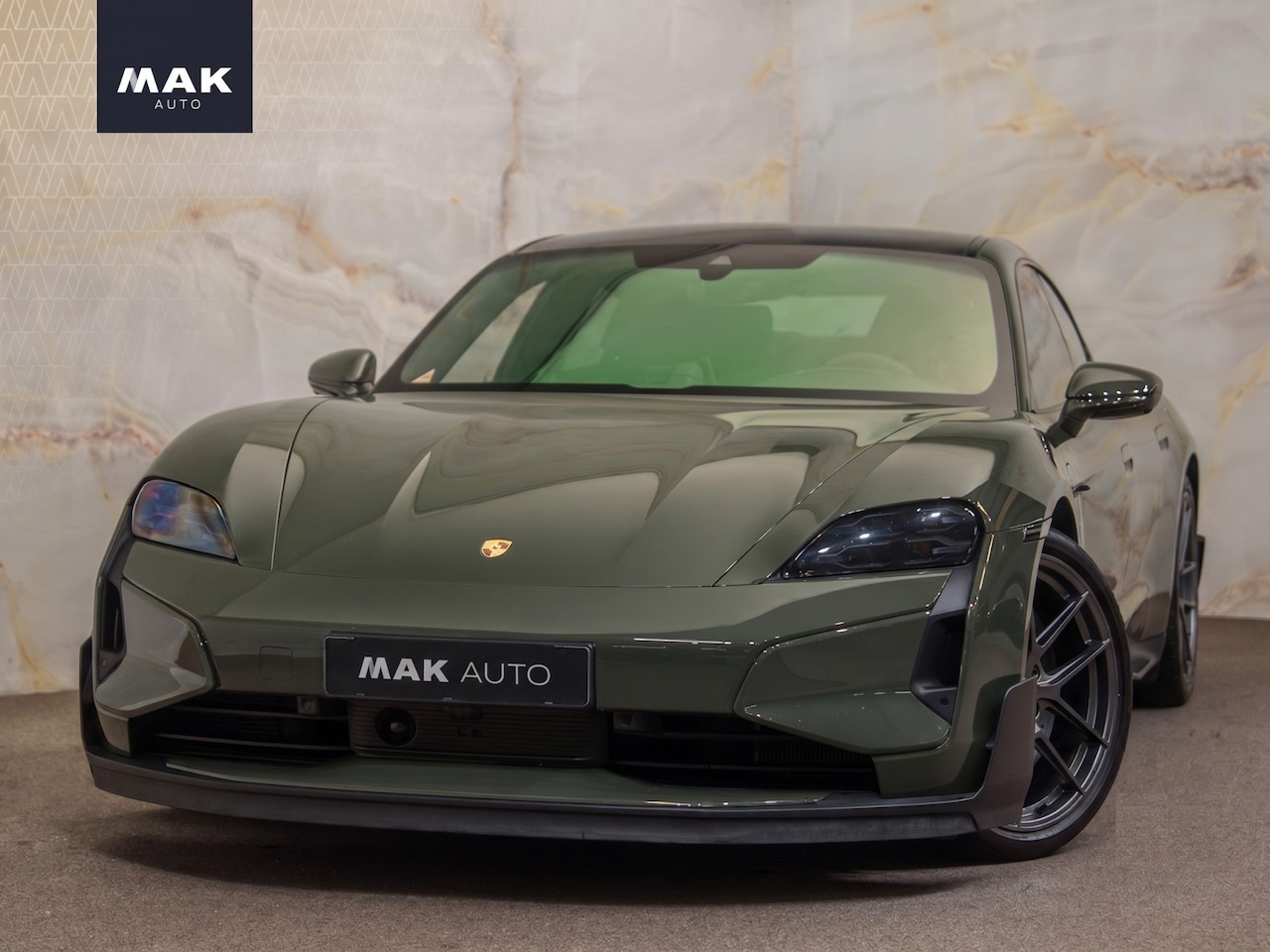 Porsche Taycan - Turbo GT , NL-auto, PTS Blackolive , ceramic, kuipstoelen, pano, InnoDrive, Burmester, HUD - AutoWereld.nl