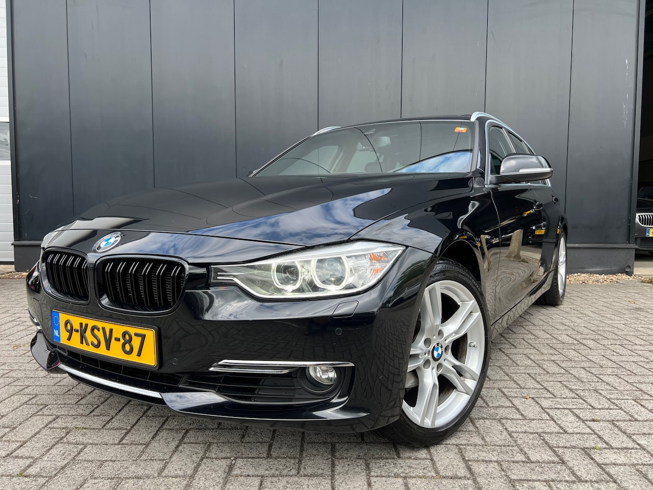 BMW 3-serie Touring - 320i High Exe '13 Aut/Leer/Navi/18'Lmv/Nap - AutoWereld.nl