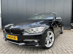 BMW 3-serie Touring - 320i High Exe '13 Aut/Leer/Navi/18'Lmv/Nap