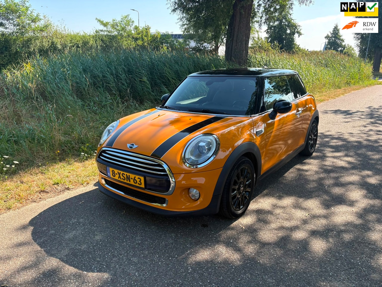 MINI 3-Deurs - 1.5 Cooper First Born Edition Airco Cruise Navi - AutoWereld.nl