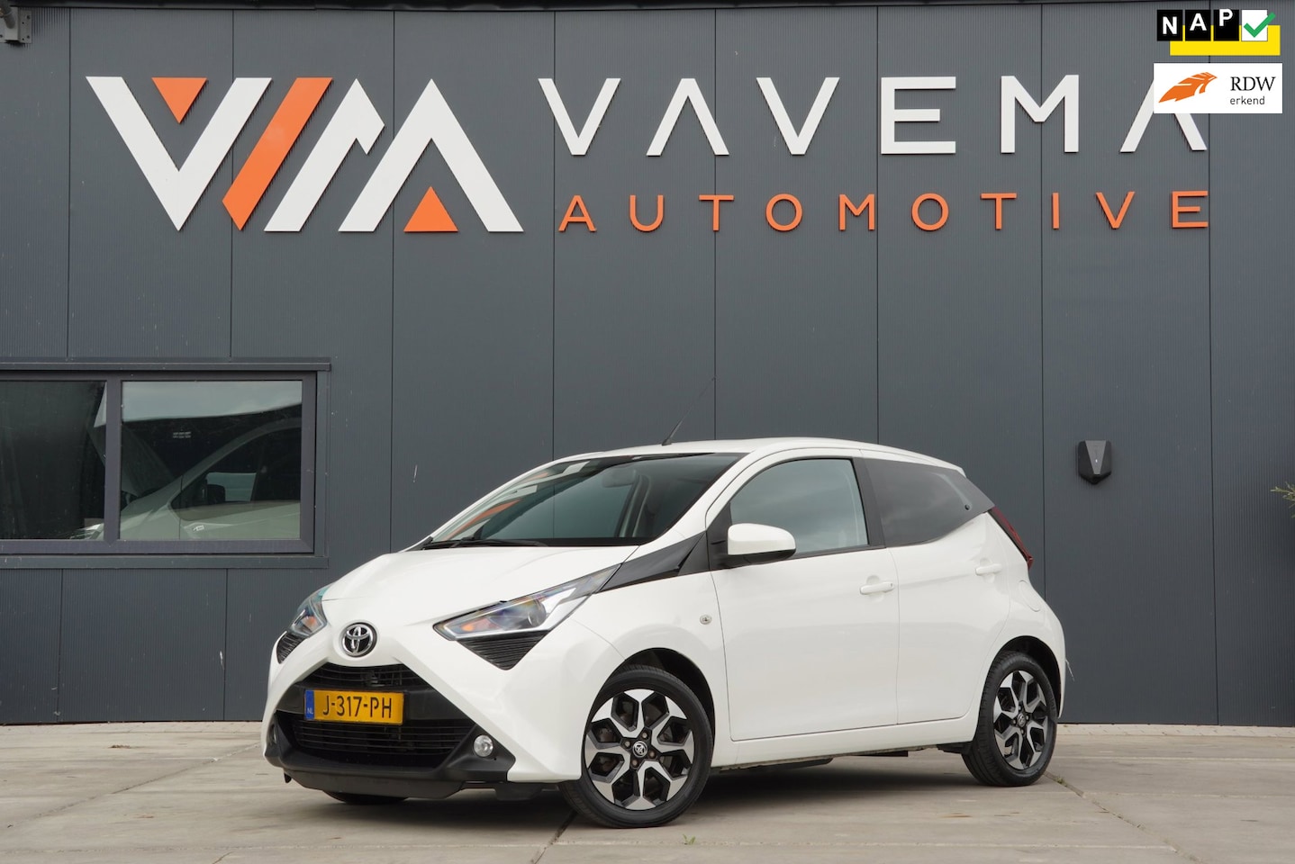 Toyota Aygo - 1.0 VVT-i x-joy 2020 Airco 5 Deurs Carplay Camera Android Cruise control - AutoWereld.nl